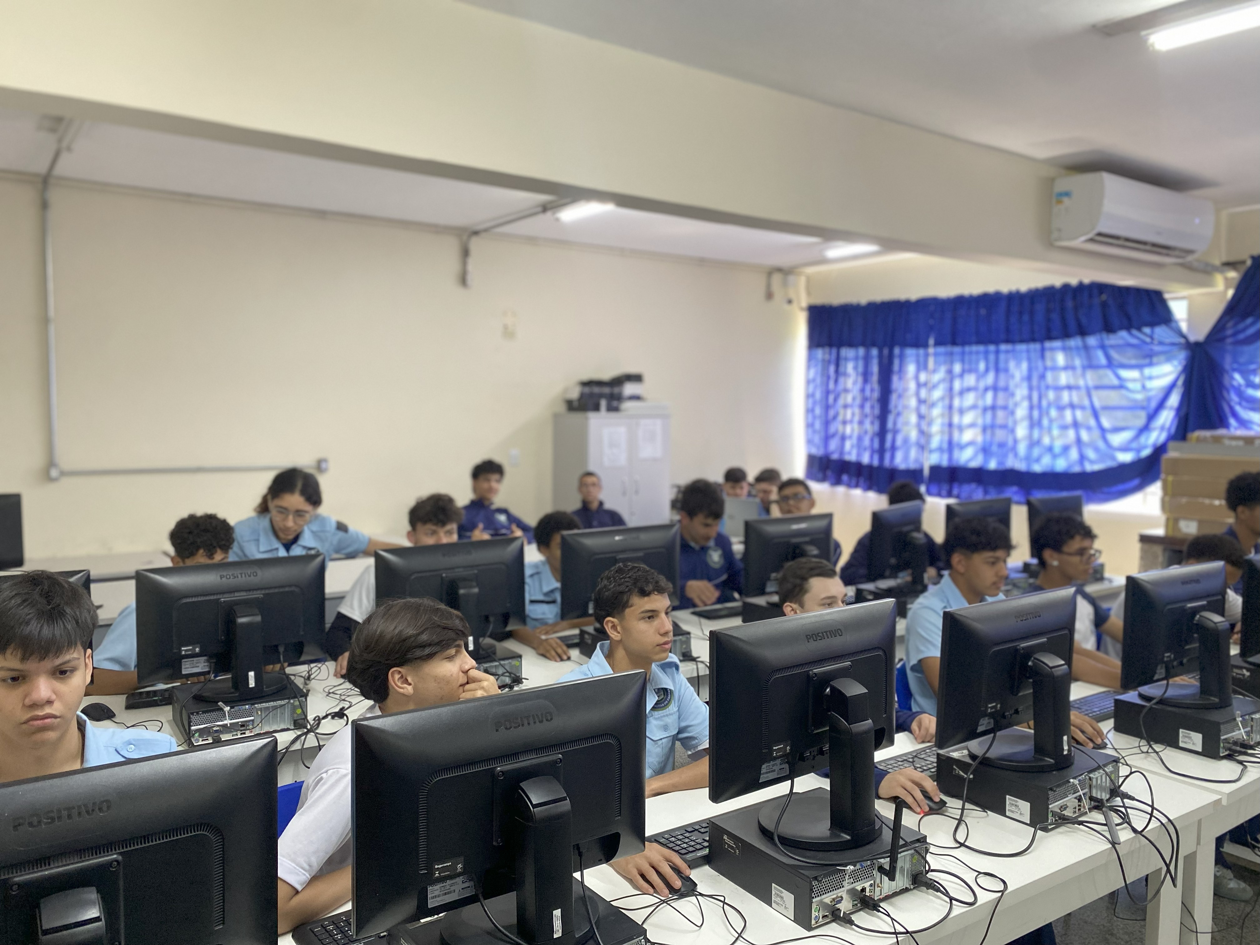 Aula em laboratório de informática